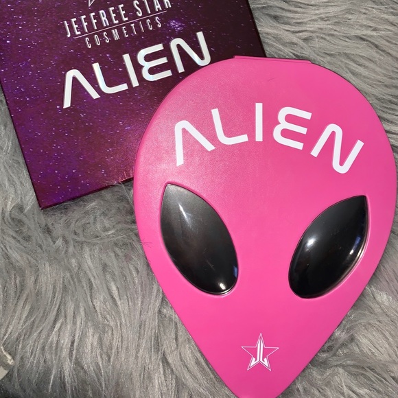 Jeffree Star Other - Discontinued ALIEN palette BNIB